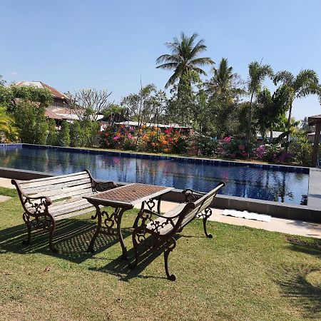 Nadee Resort Удон-Тхани Экстерьер фото